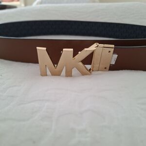 MICHAEL KORS REVERSABLE BELT WITH LARGE MK LOGO BUCKLE